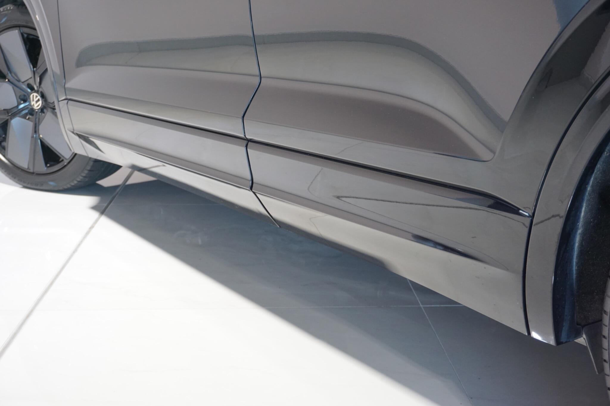 Volkswagen Touareg 3.0 TDI V6 Black Edition SUV 5dr Diesel Tiptronic 4Motion Euro 6 (s/s) (286 ps)